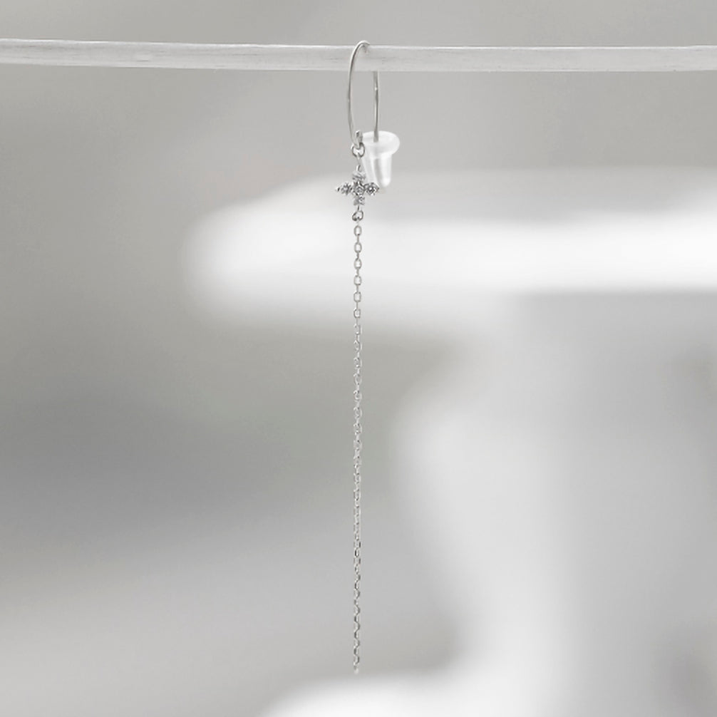 ダイヤ K14ピアス(片側/フラワーモチーフ/4月誕生石)